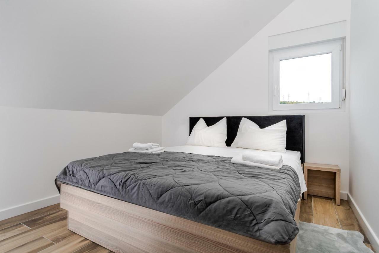 Apartments Mijo Дуги-Рат Экстерьер фото
