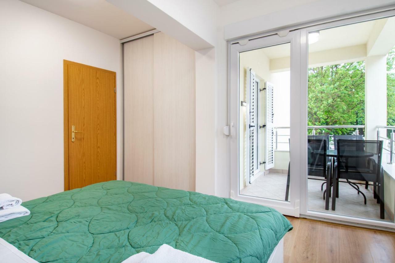 Apartments Mijo Дуги-Рат Экстерьер фото