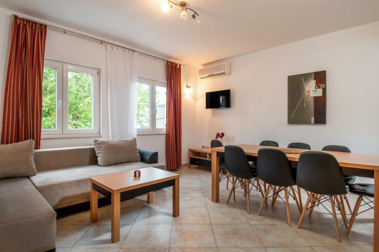 Apartments Mijo Дуги-Рат Экстерьер фото