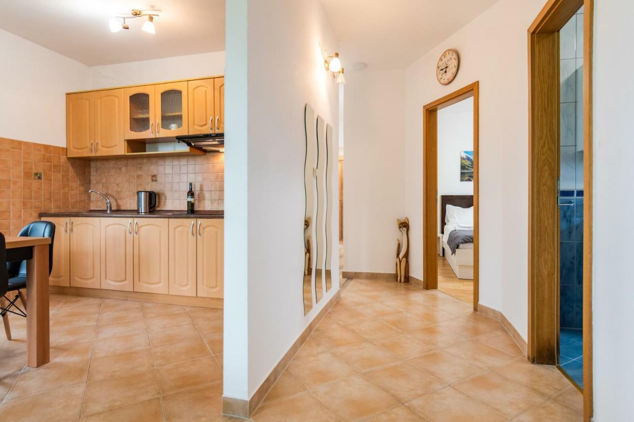 Apartments Mijo Дуги-Рат Экстерьер фото