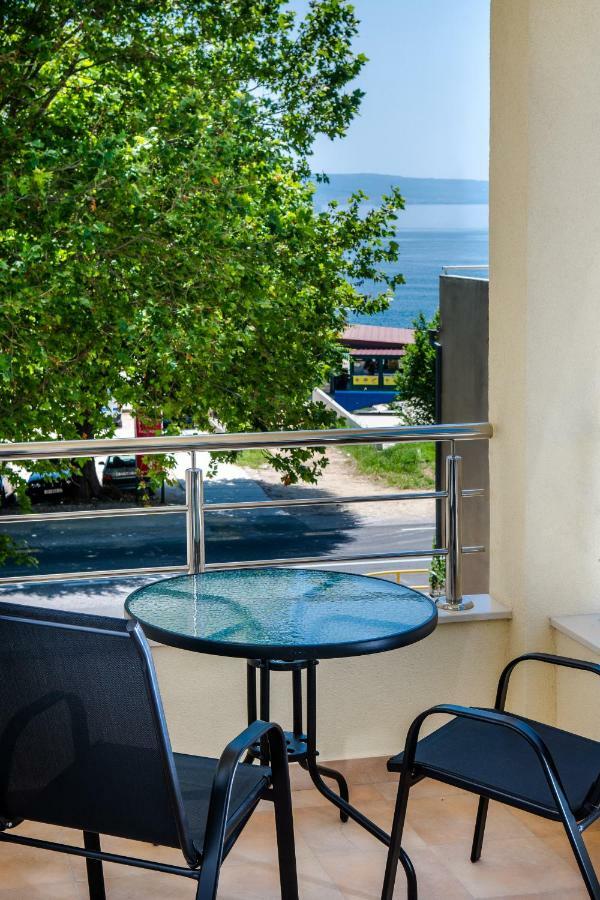 Apartments Mijo Дуги-Рат Экстерьер фото