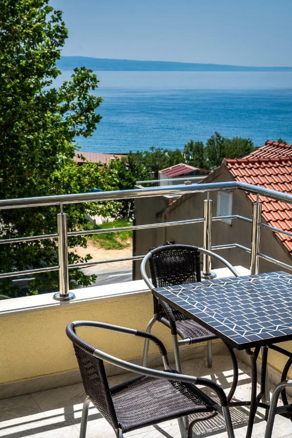 Apartments Mijo Дуги-Рат Экстерьер фото
